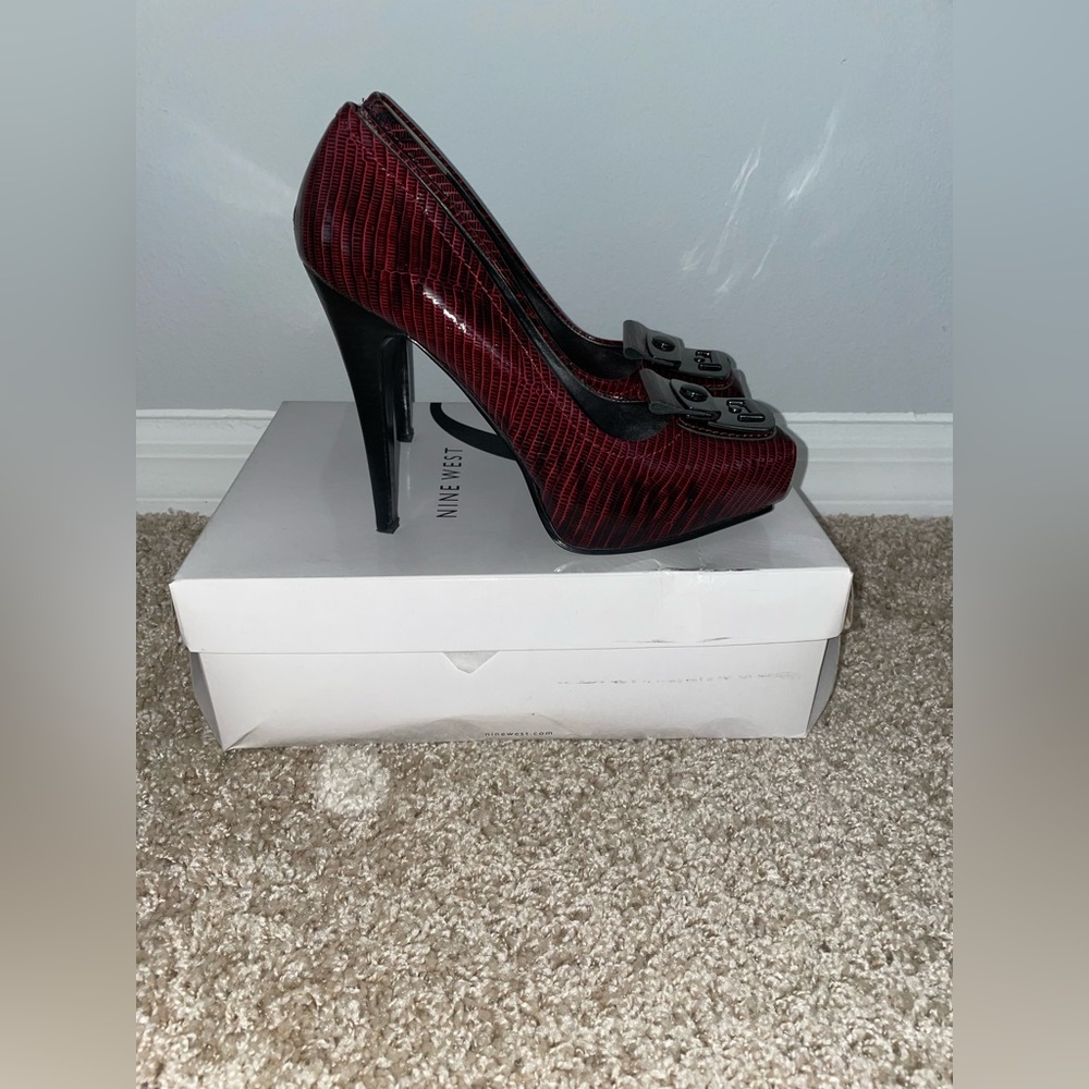 NIB Nine West wheelsup closed squared toe heel size 7.5 heel height 5 - wine